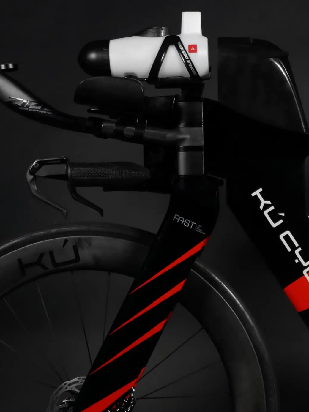 Kú TF1 — black and red frameset
